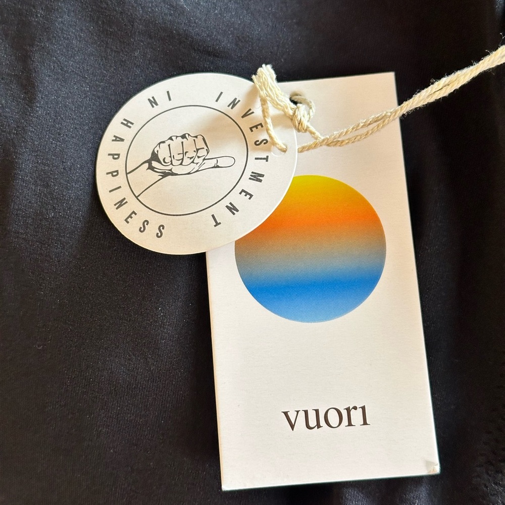 NWT sz XXL Vuori Black seamless surge tee stretch wicking material free neck - Picture 6 of 8